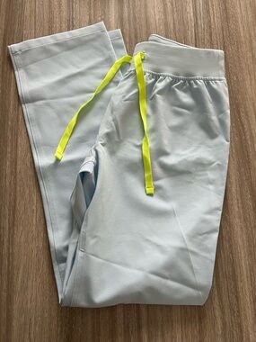 Figs Open Skies HW Livingston Scrub Pants. Size XS. NWT.